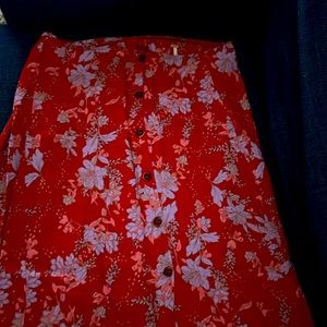 Beautiful, Free People red floral print Maxi Skirt size 6!